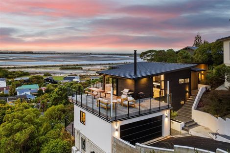 Photo of property in 29 Soleares Avenue, Mount Pleasant, Christchurch, 8081