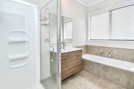 Photo of property in 66a Hillpark Drive, Pokeno, 2402