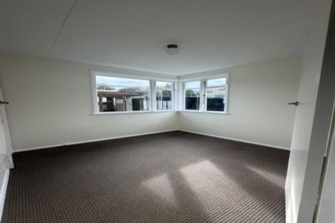 Photo of property in 12 Miriona Grove, Paekakariki, 5034