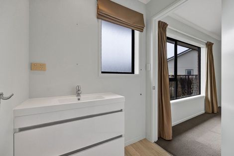 Photo of property in 16b Marlin Terrace, Bell Block, New Plymouth, 4312