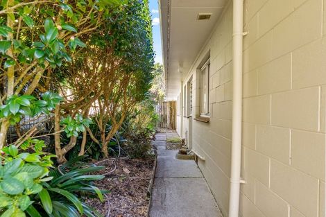 Photo of property in 2/3 Holt Avenue, Torbay, Auckland, 0630