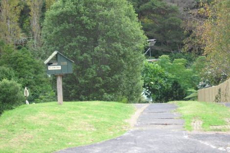 Photo of property in 1/15 West Lynn Road, Titirangi, Auckland, 0604