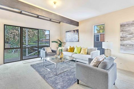 Photo of property in 2/5 Gloaming Place, Conifer Grove, Takanini, 2112