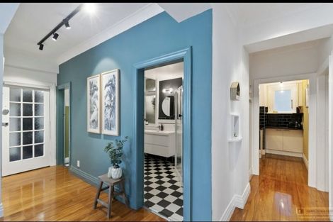 Photo of property in Sunhaven Flats, 262 Oriental Parade, Oriental Bay, Wellington, 6011