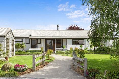 Photo of property in 42 Karioitahi Road, Waiuku, 2683
