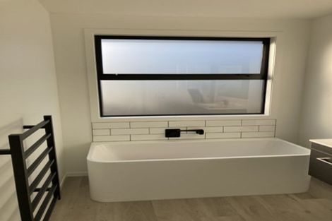 Photo of property in 11 Donnelly Street, Oakura, 4314