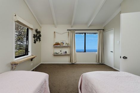 Photo of property in 101 Marine Parade North, Piha, New Lynn, 0772