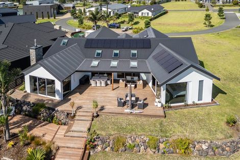 Photo of property in 7 Capstan Crescent, Whitianga, 3510