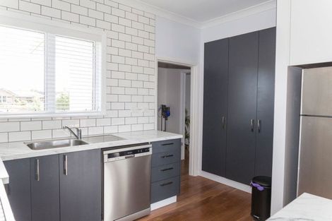 Photo of property in 16 Ruahine Street, Dannevirke, 4930