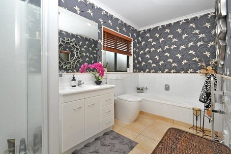 Photo of property in 14 Blackwood Drive, Wattle Downs, Auckland, 2103