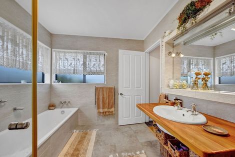 Photo of property in 9 Elizabeth Grove, Stratford, 4332