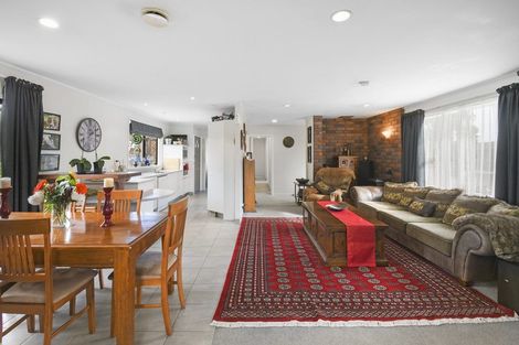 Photo of property in 115 Carnoustie Drive, Wattle Downs, Auckland, 2103