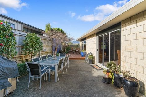 Photo of property in 14 Leanne Way, Waikanae Beach, Waikanae, 5036