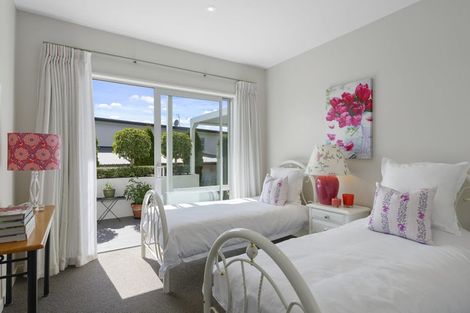 Photo of property in 243 Mount Pleasant Road, Mount Pleasant, Christchurch, 8081