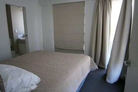 Photo of property in Terrace Heights Apartments, 8a/163 The Terrace, Wellington Central, Wellington, 6011