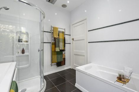 Photo of property in 323 The Terrace, Te Aro, Wellington, 6011