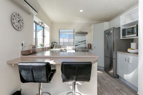 Photo of property in 2/7 Gebbie Road, Taradale, Napier, 4112