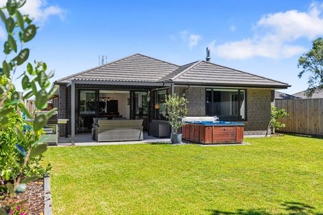 Photo of property in 15 Clover Lane, Pyes Pa, Tauranga, 3112