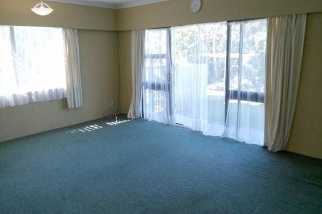 Photo of property in 74 Weatherly Road, Torbay, Auckland, 0630