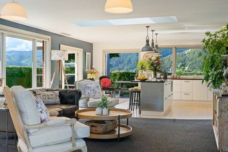 Photo of property in 19 Pingau Street, Paekakariki, 5034
