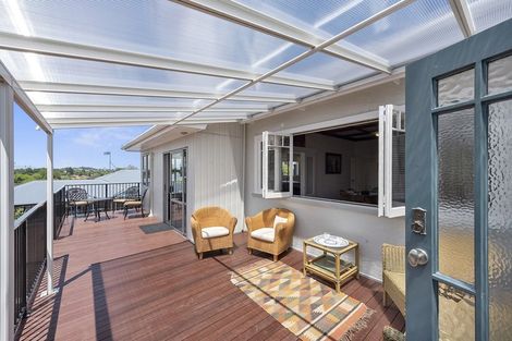 Photo of property in 55 Forest Lake Road, Forest Lake, Hamilton, 3200