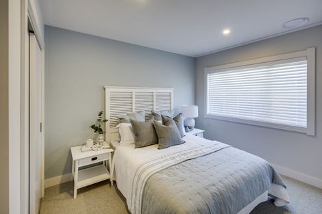 Photo of property in 71 Oak Road, Poraiti, Napier, 4112