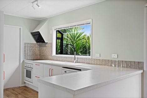 Photo of property in 60a Solar Road, Glen Eden, Auckland, 0602