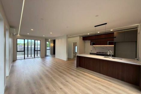 Photo of property in 5/8 Park Rise, Campbells Bay, Auckland, 0630