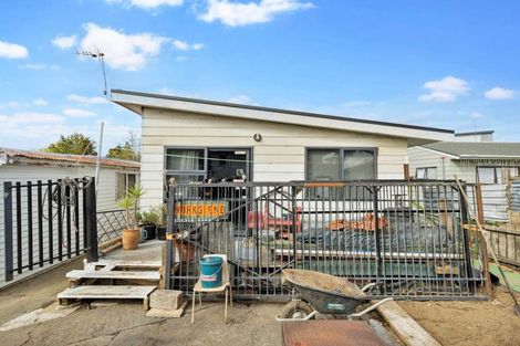 Photo of property in 19 Larnoch Road, Henderson, Auckland, 0610
