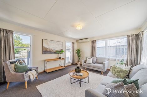 Photo of property in 90 Thomas Street, Stokes Valley, Lower Hutt, 5019