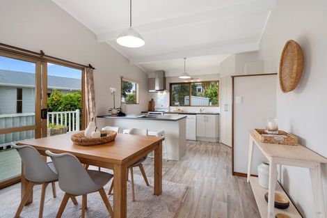 Photo of property in 15 Lorna Place, Brookfield, Tauranga, 3110