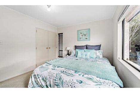 Photo of property in 2/5 Anne Road, Hillcrest, Auckland, 0627
