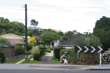 Photo of property in 1b Queensway, Three Kings, Auckland, 1024