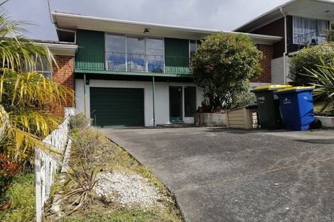Photo of property in 2/3 Butterworth Drive, Glendene, Auckland, 0602