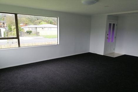 Photo of property in 35 Glen Road, Stokes Valley, Lower Hutt, 5019