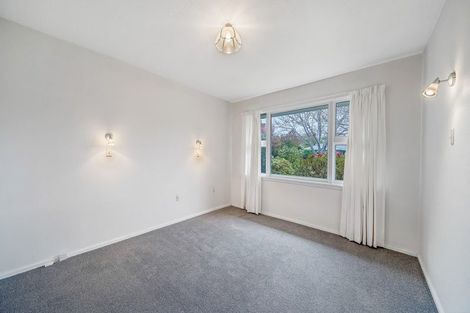 Photo of property in 10 Burnside Crescent, Burnside, Christchurch, 8053