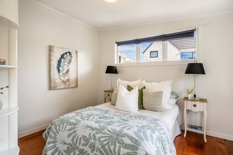 Photo of property in 42a Old Lake Road, Narrow Neck, Auckland, 0624