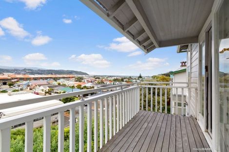 Photo of property in 10 Queens Drive, Kilbirnie, Wellington, 6022