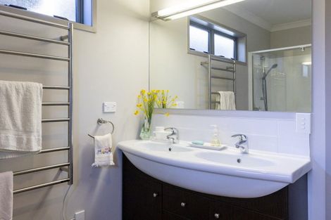 Photo of property in 2/30 Ingle Avenue, Waipahihi, Taupo, 3330