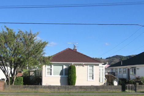 Photo of property in 28 Kowhai Avenue, Ebdentown, Upper Hutt, 5018