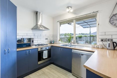 Photo of property in 58 Rivervale Grove, Stanmore Bay, Whangaparaoa, 0932
