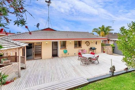 Photo of property in 11 Robin Lane, Browns Bay, Auckland, 0630