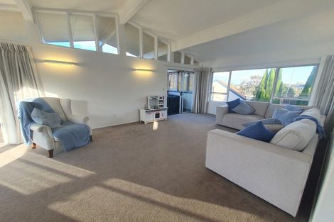 Photo of property in 2/42 Knightsbridge Drive, Forrest Hill, Auckland, 0620