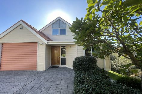Photo of property in 2/28 Knightsbridge Drive, Forrest Hill, Auckland, 0620