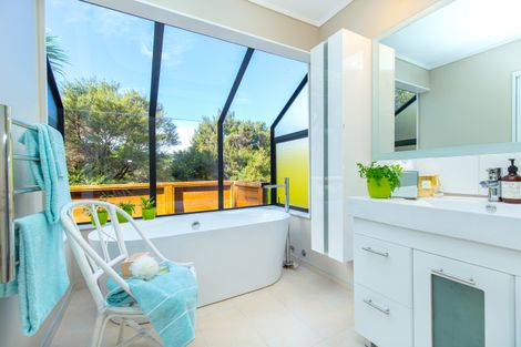 Photo of property in 60 Scott Road, Stanmore Bay, Whangaparaoa, 0932