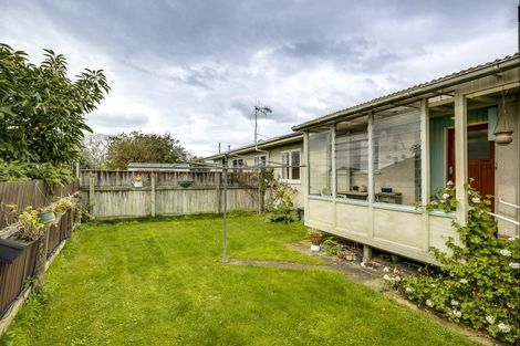 Photo of property in 2/108 Charlotte Crescent, Mayfair, Hastings, 4122