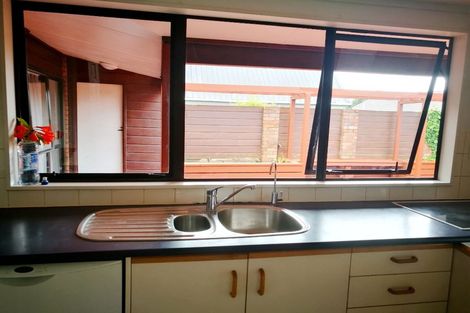 Photo of property in 30 Glucina Avenue, West Harbour, Auckland, 0618