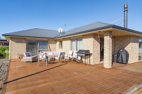 Photo of property in 24 Charles Street, Carterton, 5713