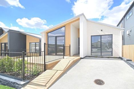 Photo of property in 67 Taukahiwi Road, Pukekohe, 2120