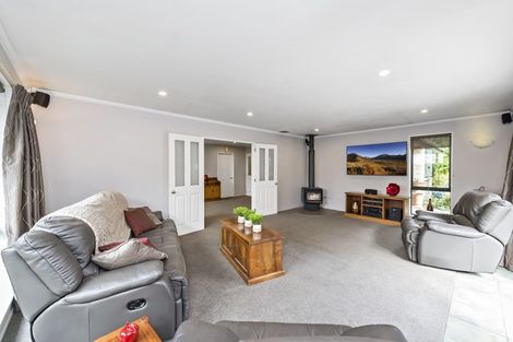 Photo of property in 11 Rickton Place, Rangiora, 7400